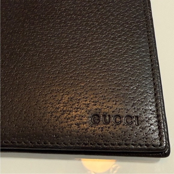 Gucci Textured Black Leather Wallet - Picture 10 of 10